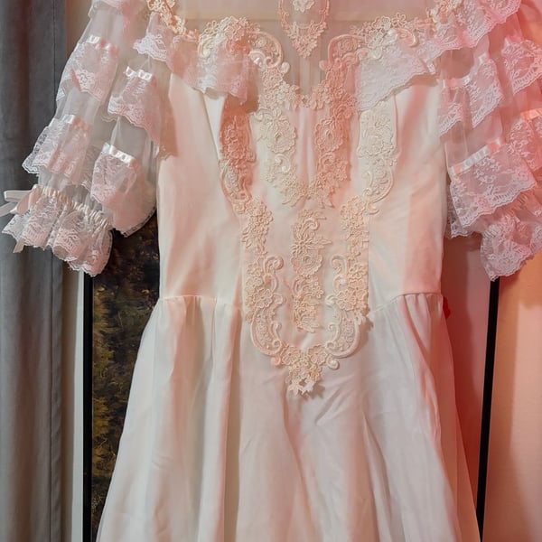 Vintage 1980s Victorian Style Lace Ruffle Tiered Wedding Dress