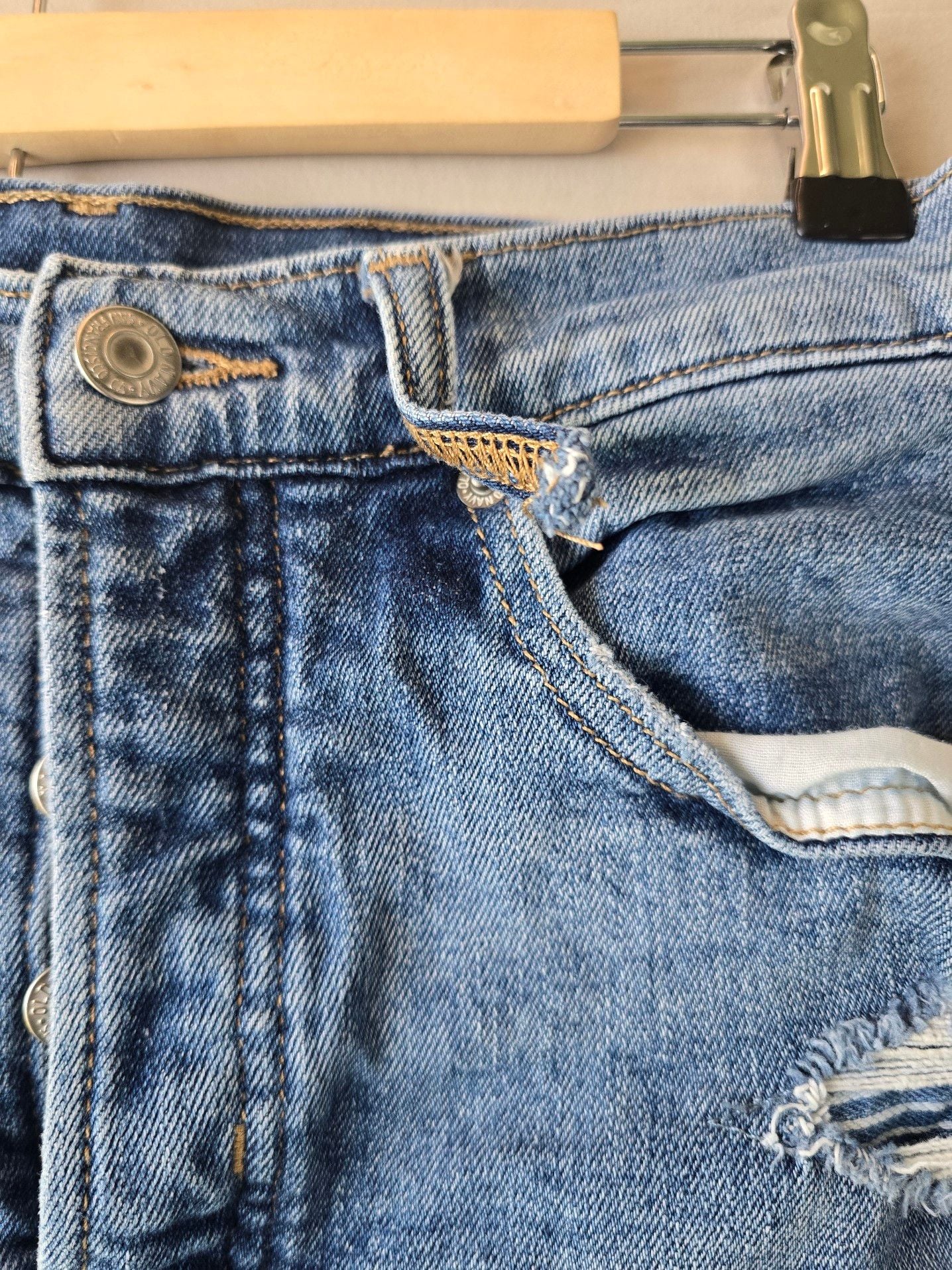 Old Navy Higher High-Rise Sky-Hi A-Line Secret-Smooth Pocket Distressed Denim Shorts 5