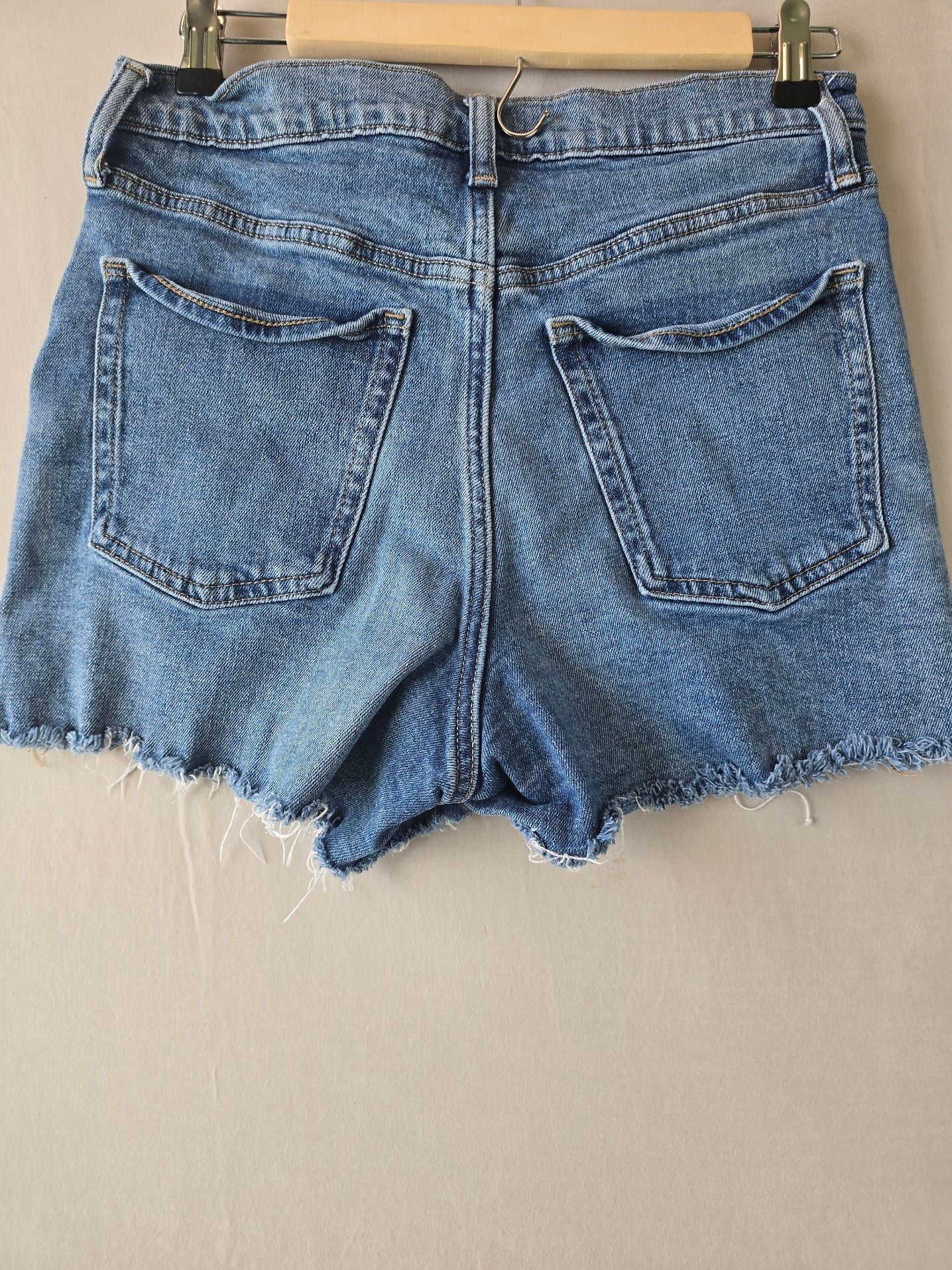 Old Navy Higher High-Rise Sky-Hi A-Line Secret-Smooth Pocket Distressed Denim Shorts 9