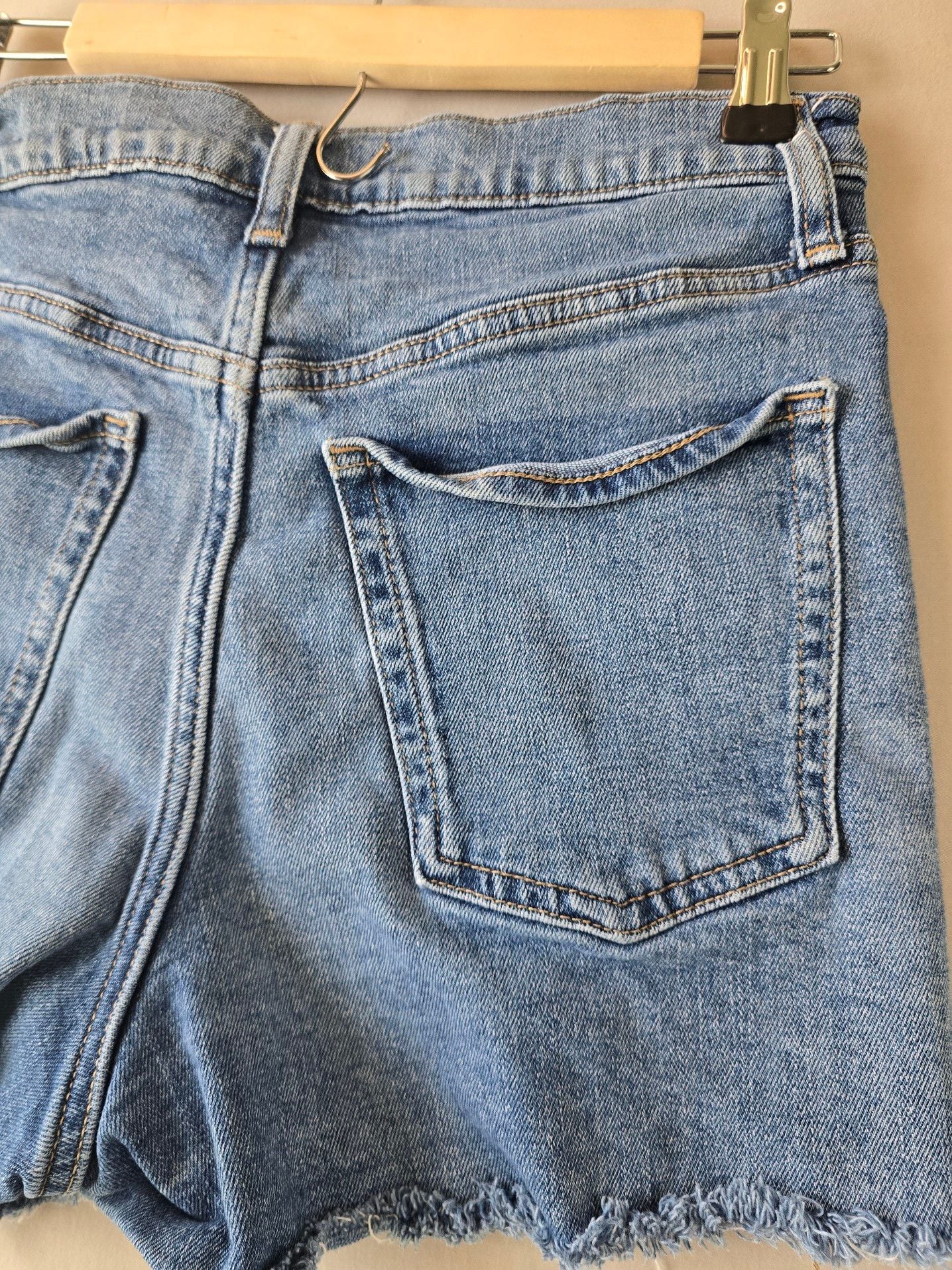 Old Navy Higher High-Rise Sky-Hi A-Line Secret-Smooth Pocket Distressed Denim Shorts 11