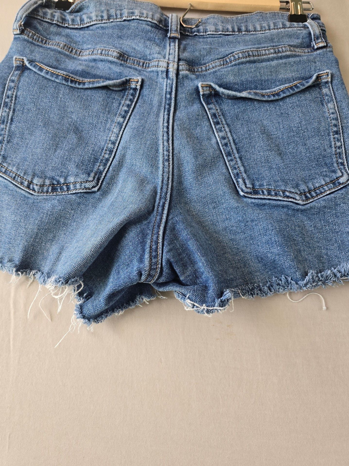 Old Navy Higher High-Rise Sky-Hi A-Line Secret-Smooth Pocket Distressed Denim Shorts 12