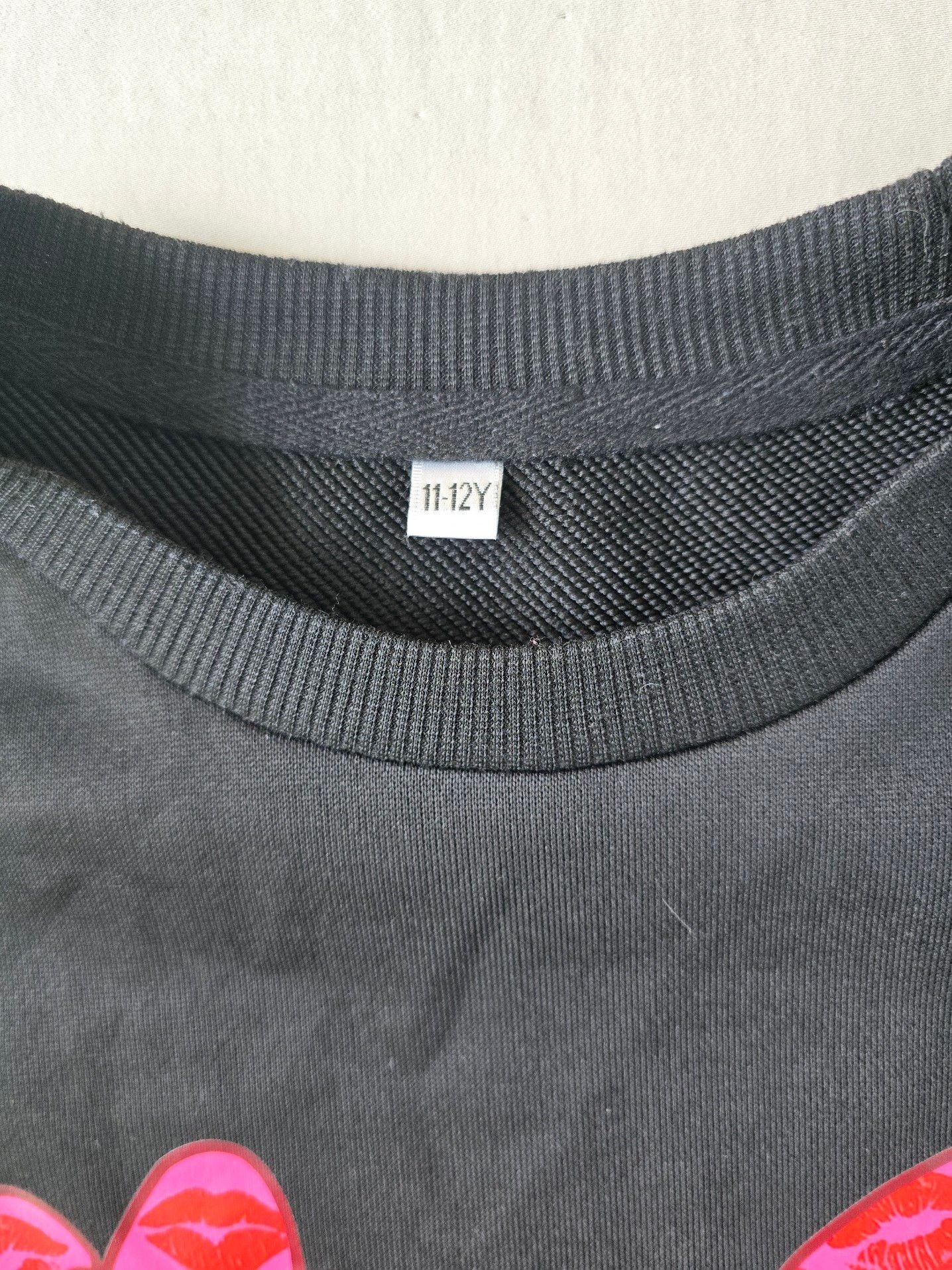 Girls Black Crewneck Sweatshirt with Pink Lips 'Love' Graphic 4