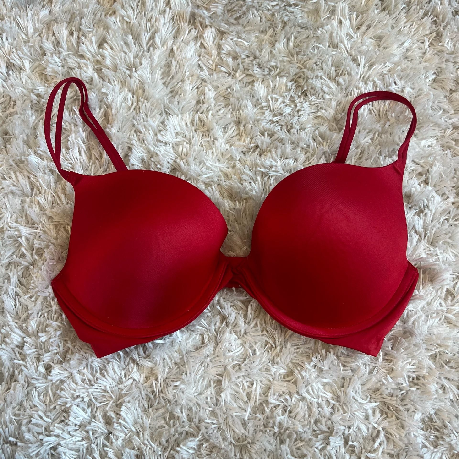 Victoria's Secret Very Sexy Push-Up Bra in Red, Size 32D 1