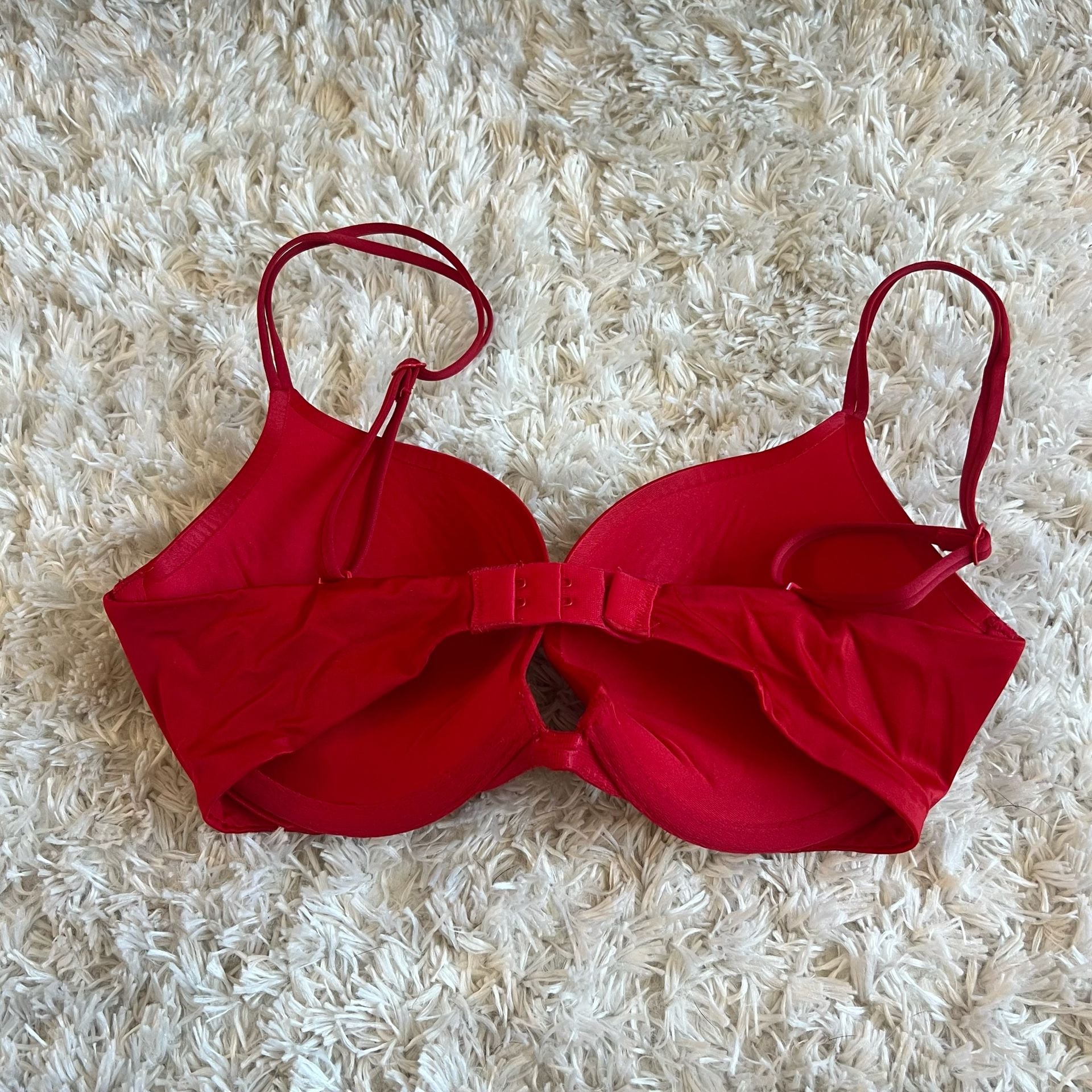 Victoria's Secret Very Sexy Push-Up Bra in Red, Size 32D 2