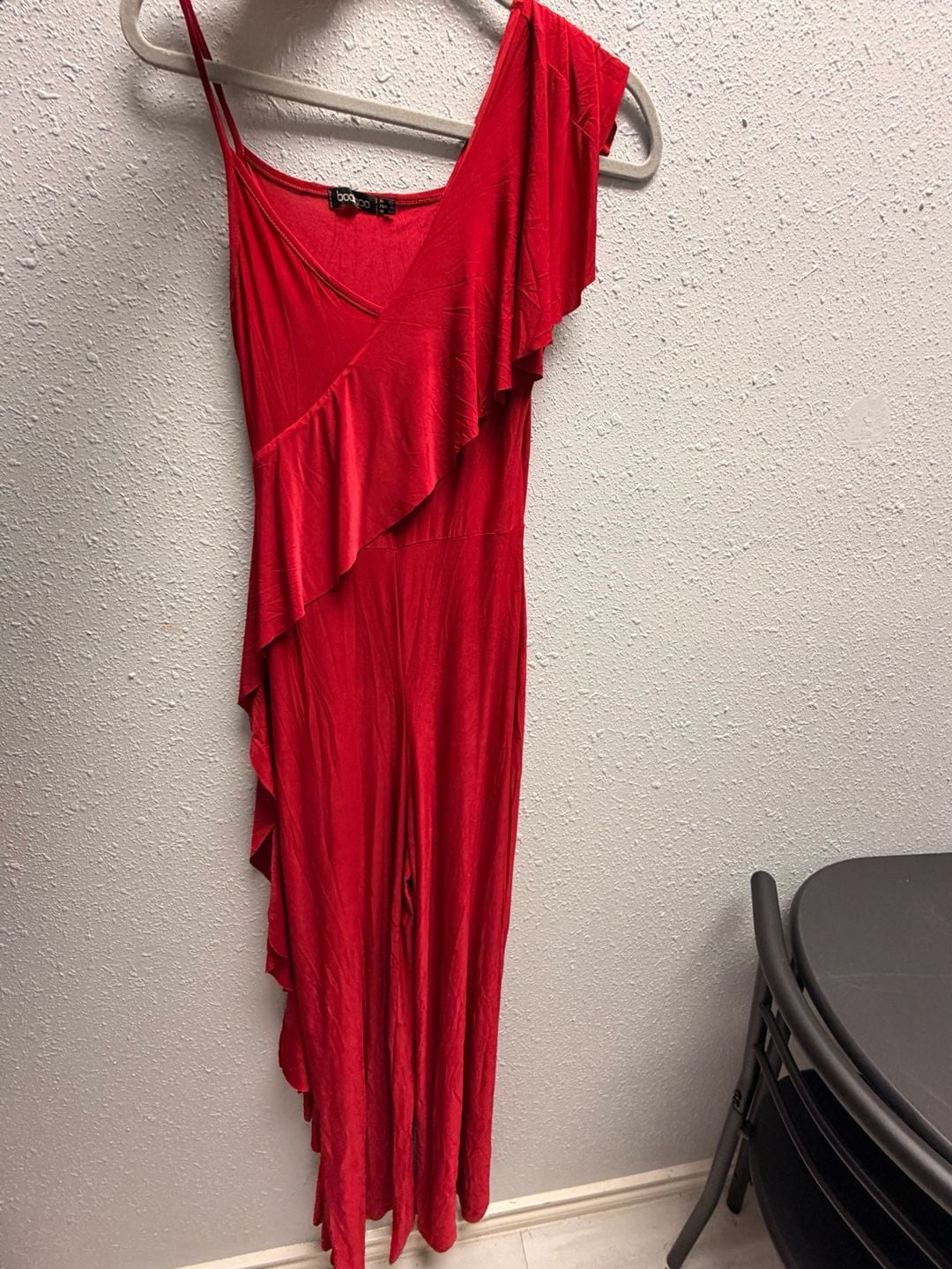 Boohoo Women's Red One-Shoulder Ruffle Jumpsuit 1