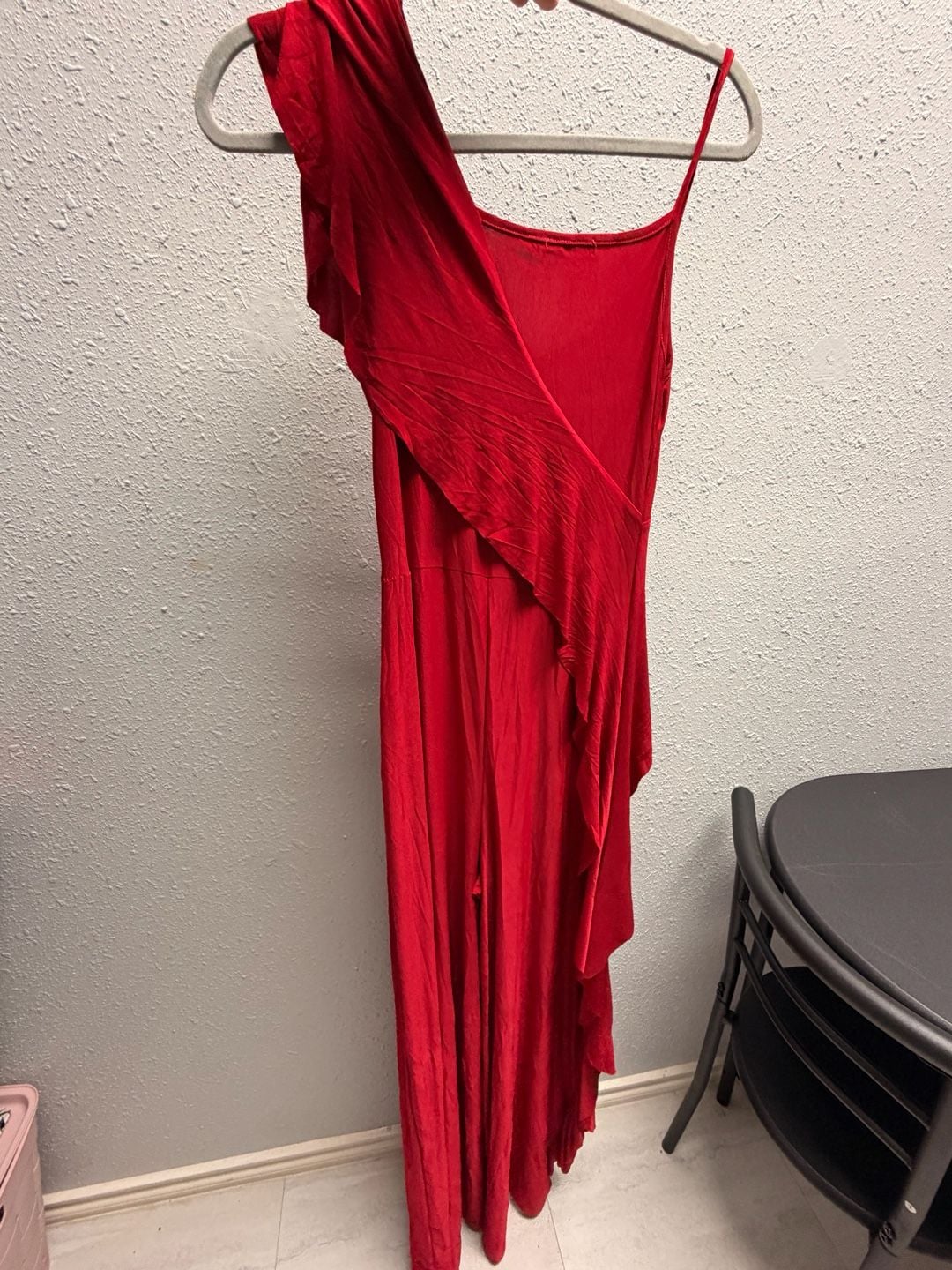 Boohoo Women's Red One-Shoulder Ruffle Jumpsuit 2