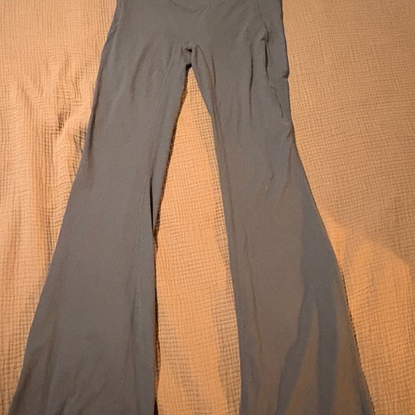 Women's UltraSculpt™ Shaping Yoga Flare Leggings - Halara