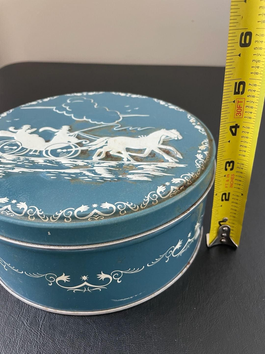 Vintage Shirley Jean The Capitol Cake Company Embossed Blue Biscuit Tin 8