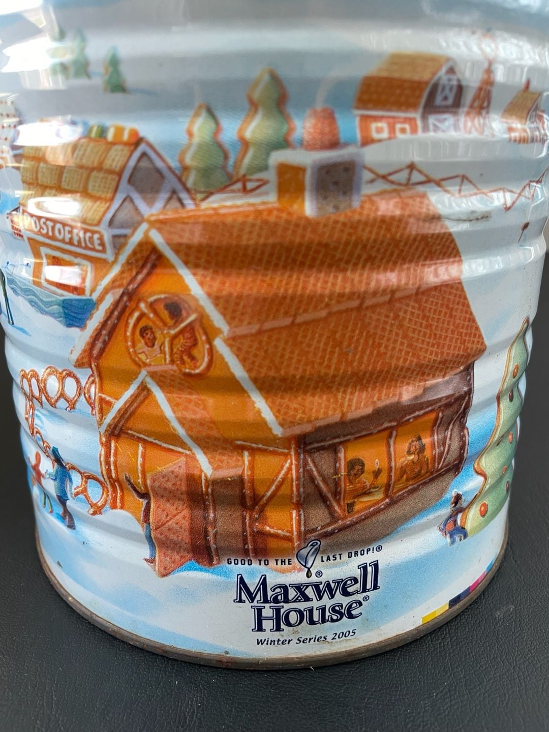 Maxwell House Winter Series 2005 Collectible Coffee Tin Gingerbread House Design 2