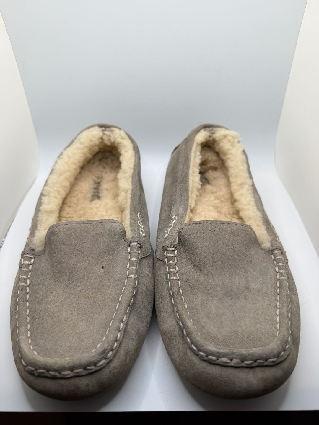 UGG Ansley Women's Suede Moccasin Slippers Size 9 2