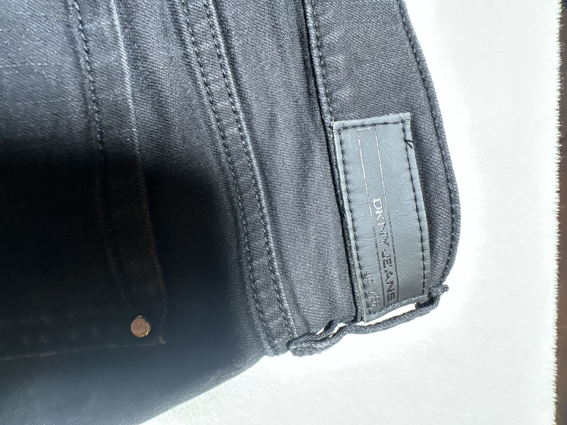 DKNY Jeans Women's Black Straight Leg Denim Pants Size 6 6