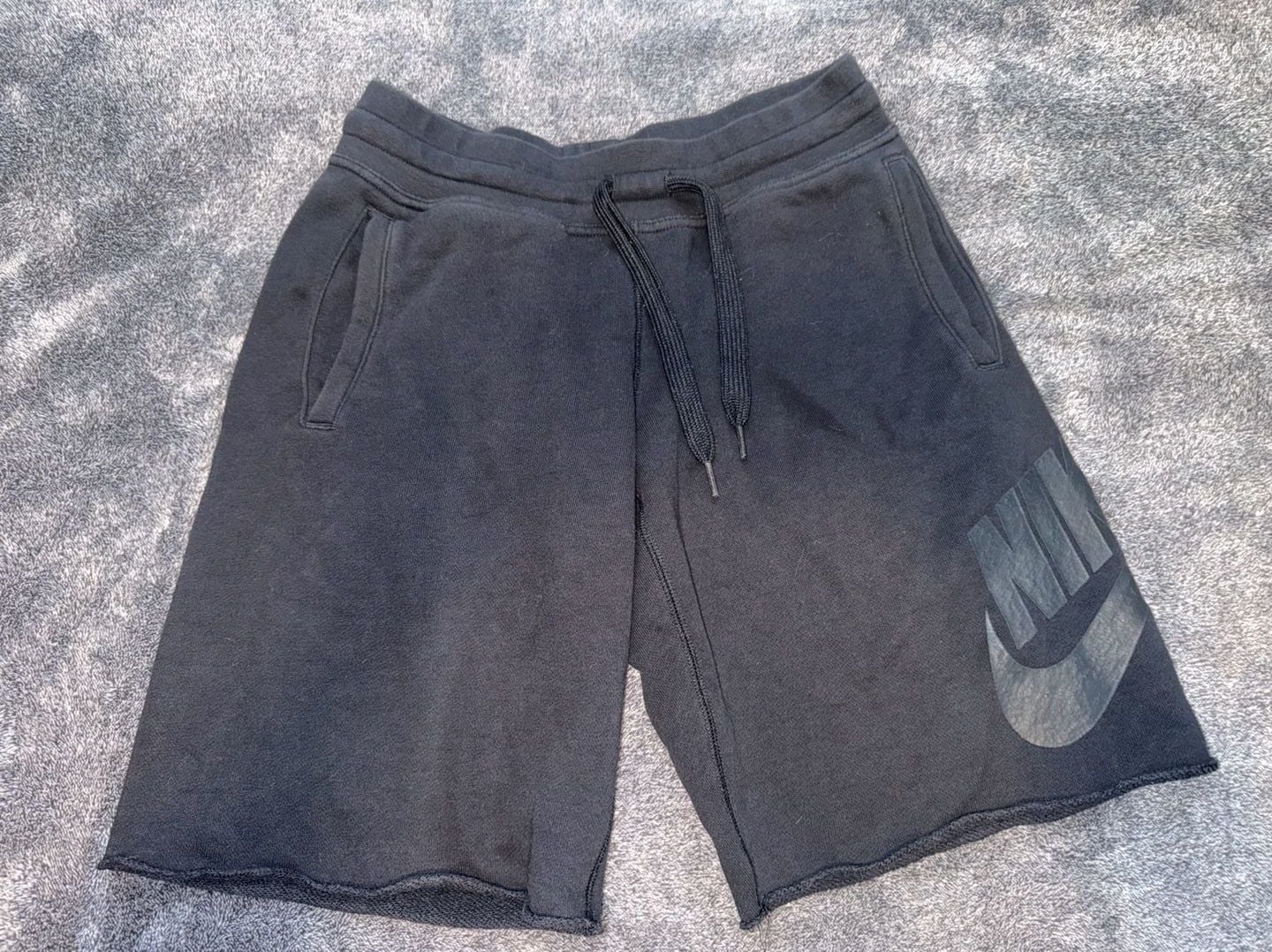Nike Men's Black Fleece Sweat Shorts size S 2