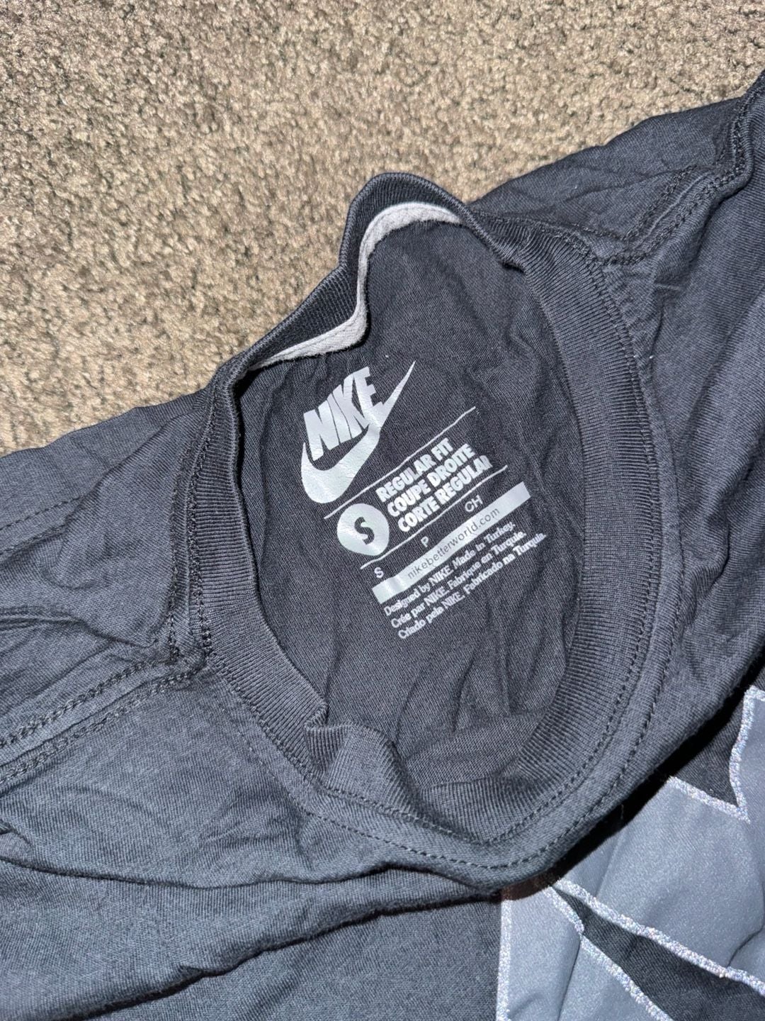 Nike Graphic Logo T-Shirt Black/Grey men’s size S 4