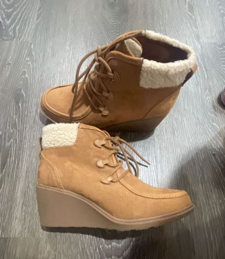 Mad Love Faux Suede Lace-Up Wedge Ankle Booties with Fleece Cuff Size 8 1