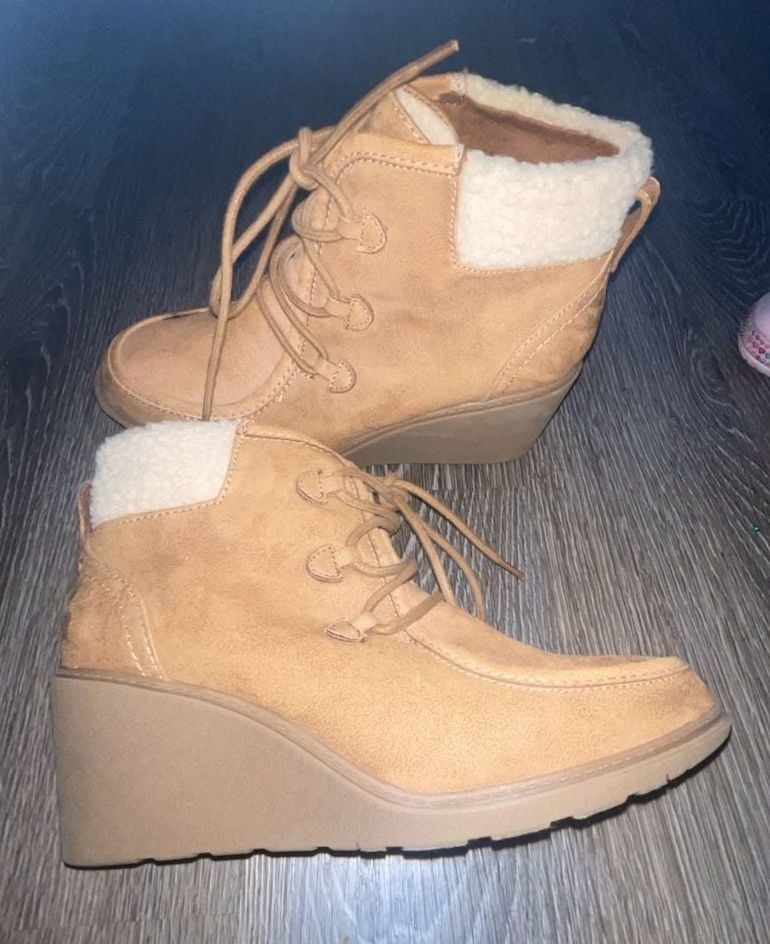 Mad Love Faux Suede Lace-Up Wedge Ankle Booties with Fleece Cuff Size 8 2