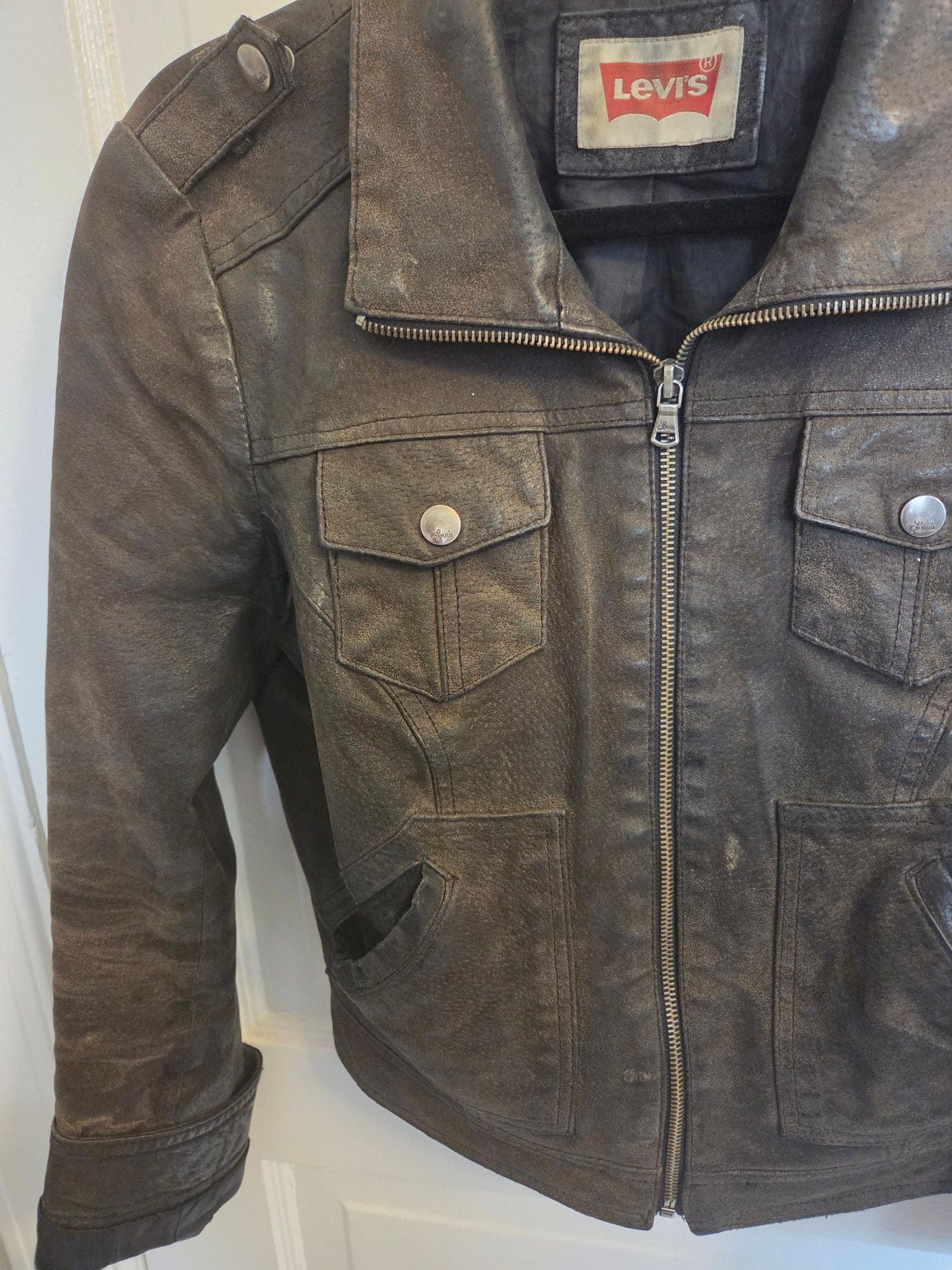 Levi's Women's Genuine Leather Utility Jacket with Shoulder Epaulets 4