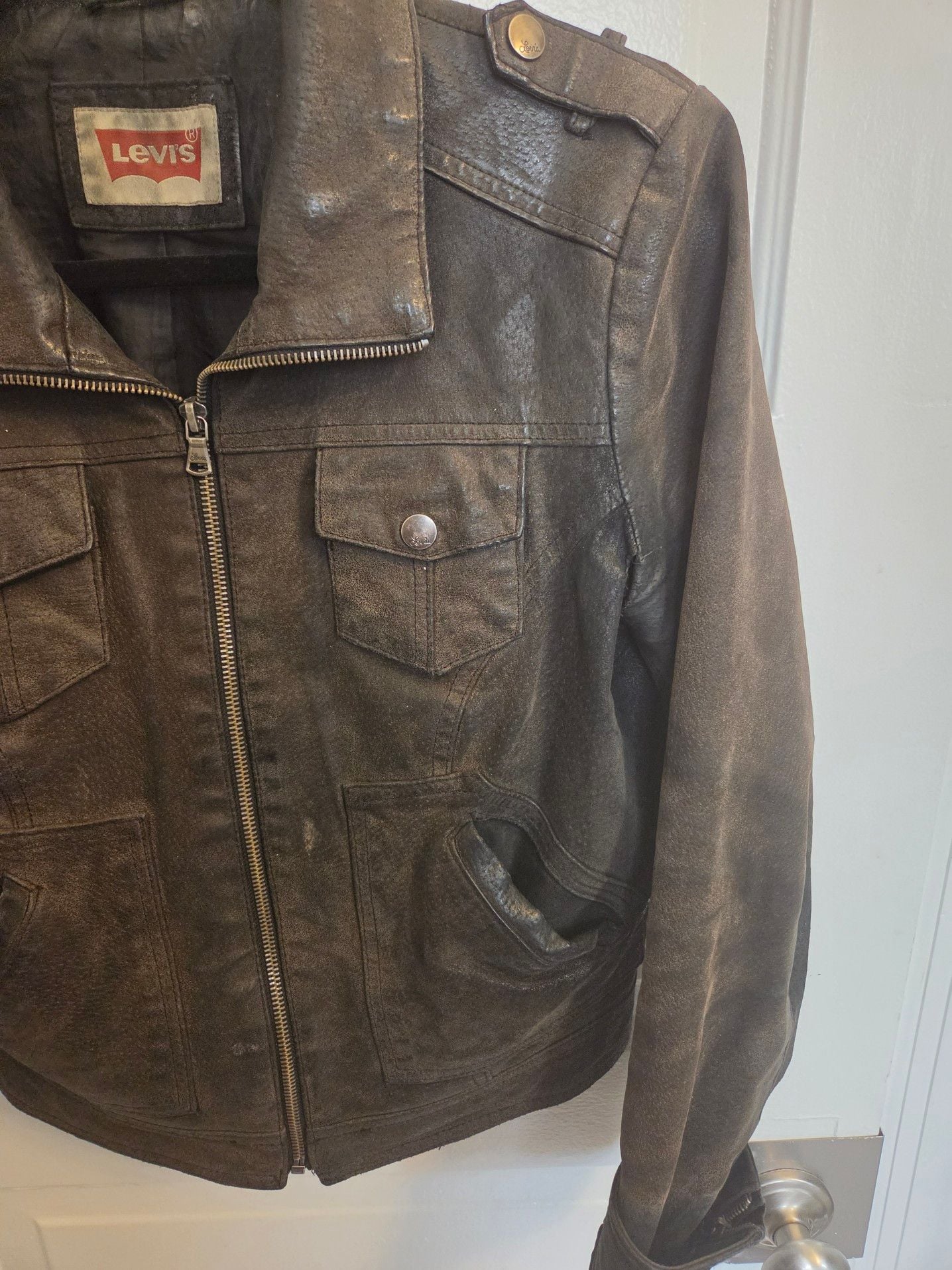Levi's Women's Genuine Leather Utility Jacket with Shoulder Epaulets 5