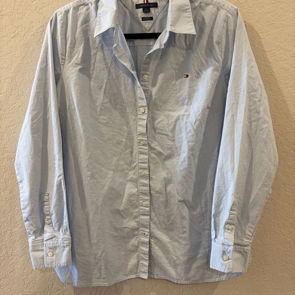 Tommy Hilfiger Women's Classic Long Sleeve Button-Down Oxford Shirt Light Blue