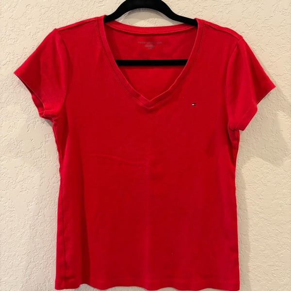Tommy Hilfiger Women's Short Sleeve V-Neck Solid Red T-Shirt