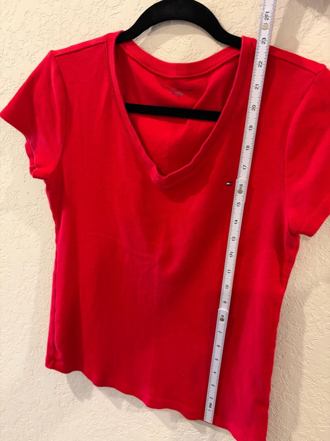 Tommy Hilfiger Women's Short Sleeve V-Neck Solid Red T-Shirt 6