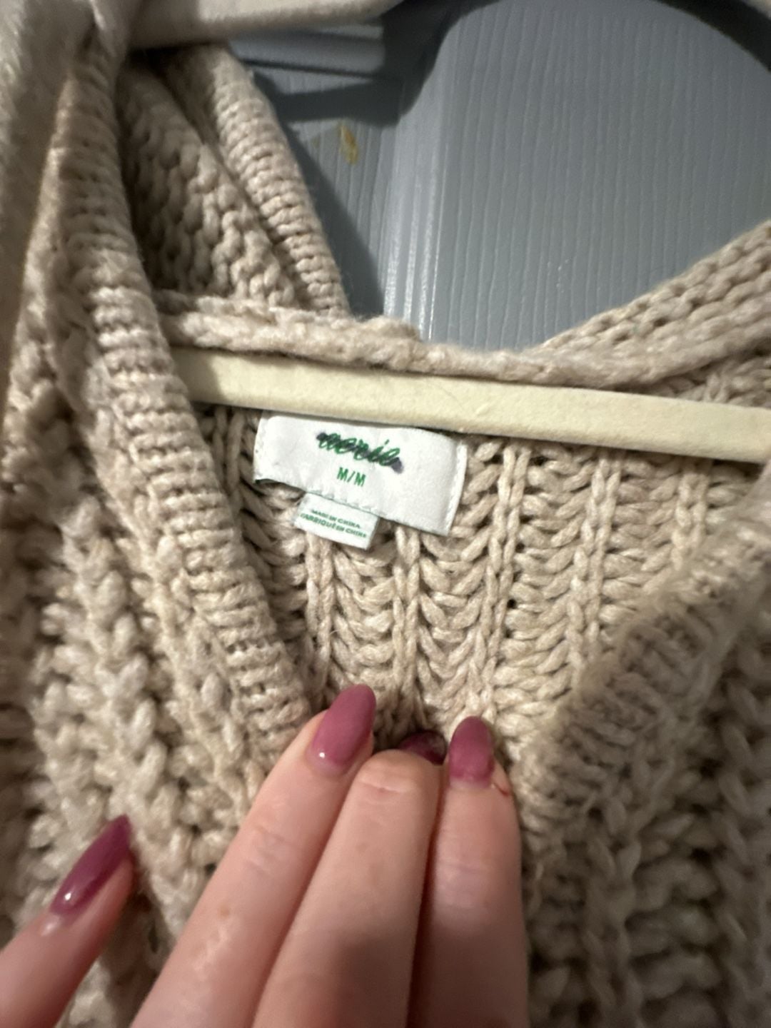 Aerie Women's Chunky Knit V-Neck Sweater Hoodie with Kangaroo Pocket 7