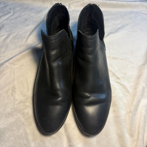 Kenneth Cole Reaction 'Loop There It Is' Black Leather Ankle Booties