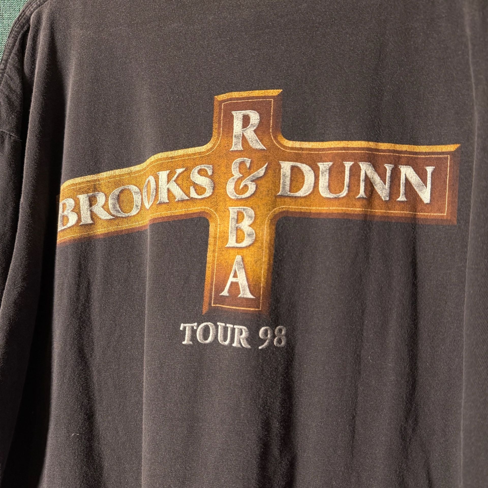 Vintage 1998 Brooks & Dunn and Reba McEntire Tour Graphic T-Shirt 5