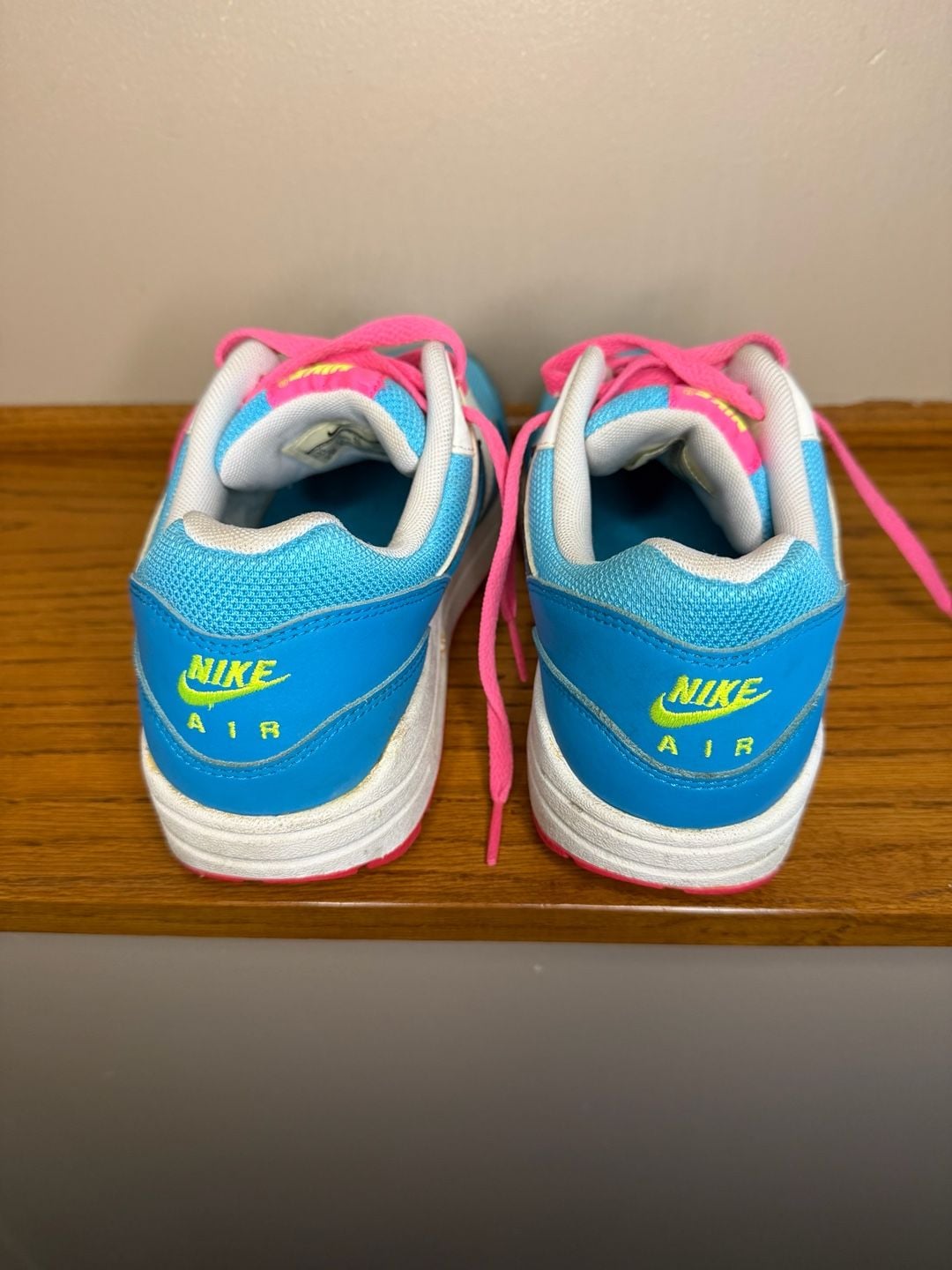 Nike Air Max 1 GS (Grade School) Blue Pink White Running Shoes
6