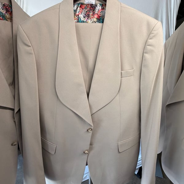 Sherino Walk In To Elegance Tan Shawl Lapel Blazer with Patterned Lining