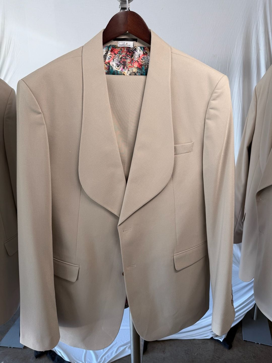Sherino Walk In To Elegance Tan Shawl Lapel Blazer with Patterned Lining 8