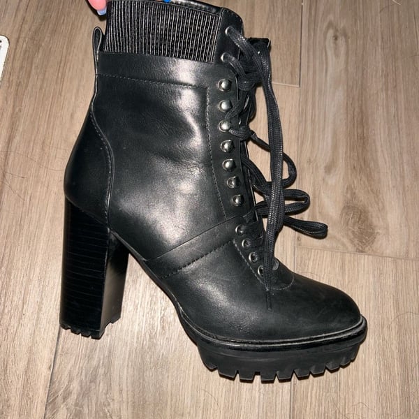 Vince Camuto Emebrila Black Lace-Up Platform Combat Boots