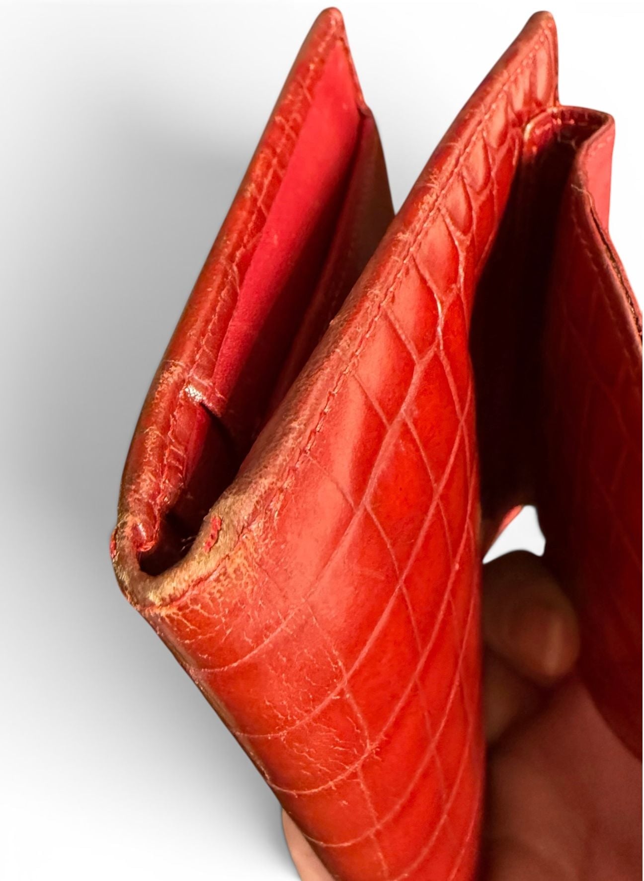 Gianni Versace Vintage Red Croc Embossed Leather Bifold Wallet Gold Medusa Clasp 5