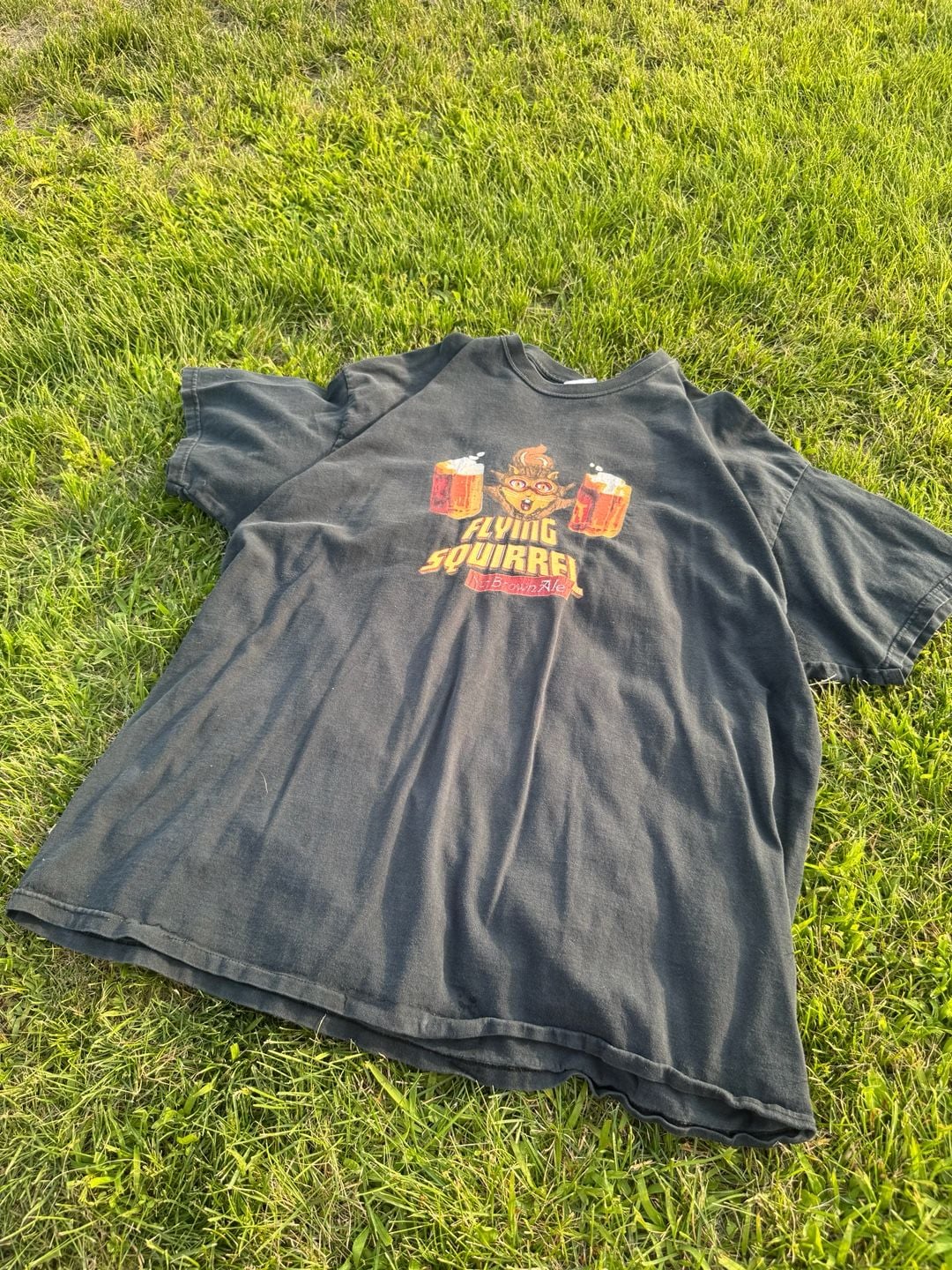 Vintage Hops Restaurant Flying Squirrel Nut Brown Ale Graphic T-Shirt 2