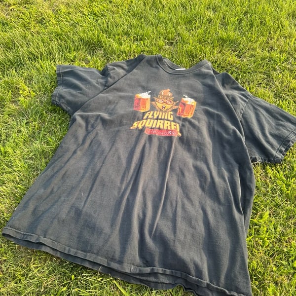 Vintage Hops Restaurant Flying Squirrel Nut Brown Ale Graphic T-Shirt