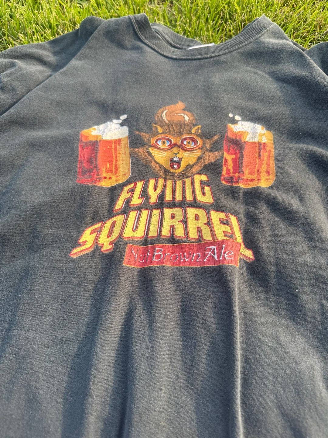 Vintage Hops Restaurant Flying Squirrel Nut Brown Ale Graphic T-Shirt 3