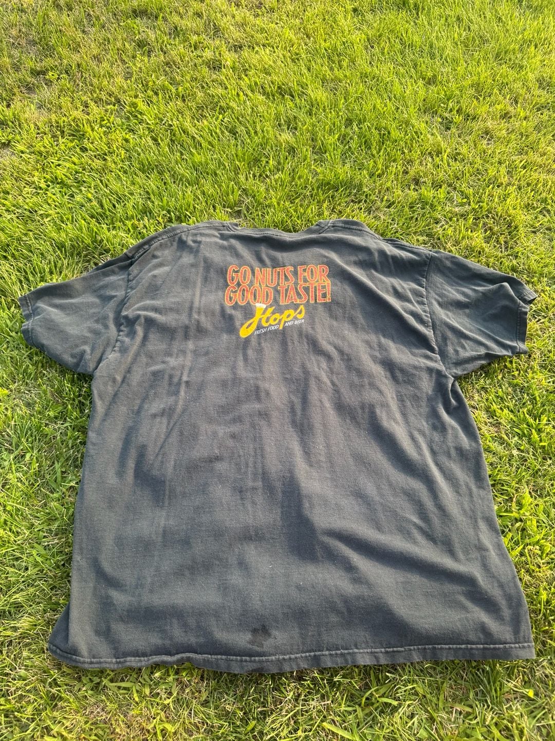 Vintage Hops Restaurant Flying Squirrel Nut Brown Ale Graphic T-Shirt 5