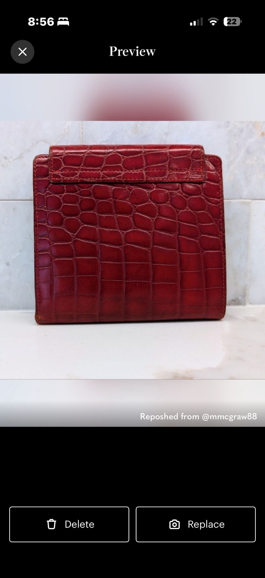 Gianni Versace Vintage Red Croc Embossed Leather Bifold Wallet Gold Medusa Clasp 10