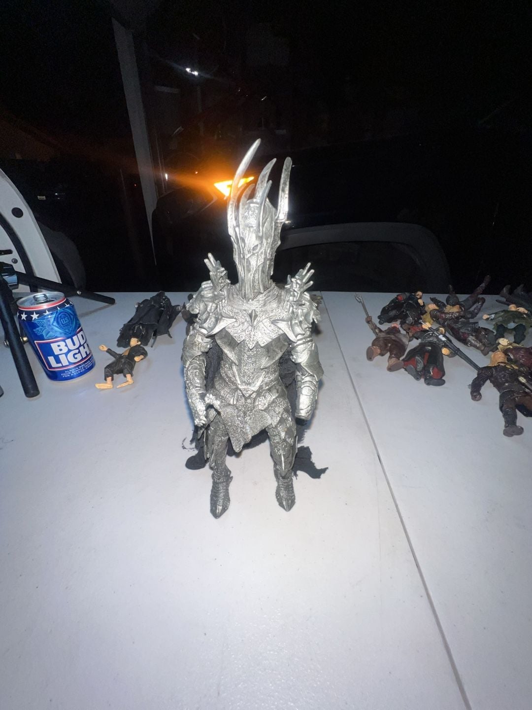 Toy Biz The Lord of the Rings Fellowship of the Ring Electronic Sauron 12-inch Action Figure 1