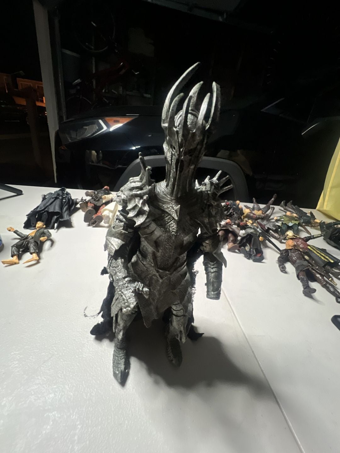Toy Biz The Lord of the Rings Fellowship of the Ring Electronic Sauron 12-inch Action Figure 6