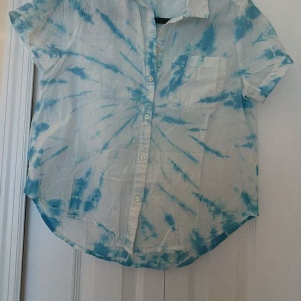 Lucky Brand Women's Blue Tie-Dye Short Sleeve Button Down Shirt