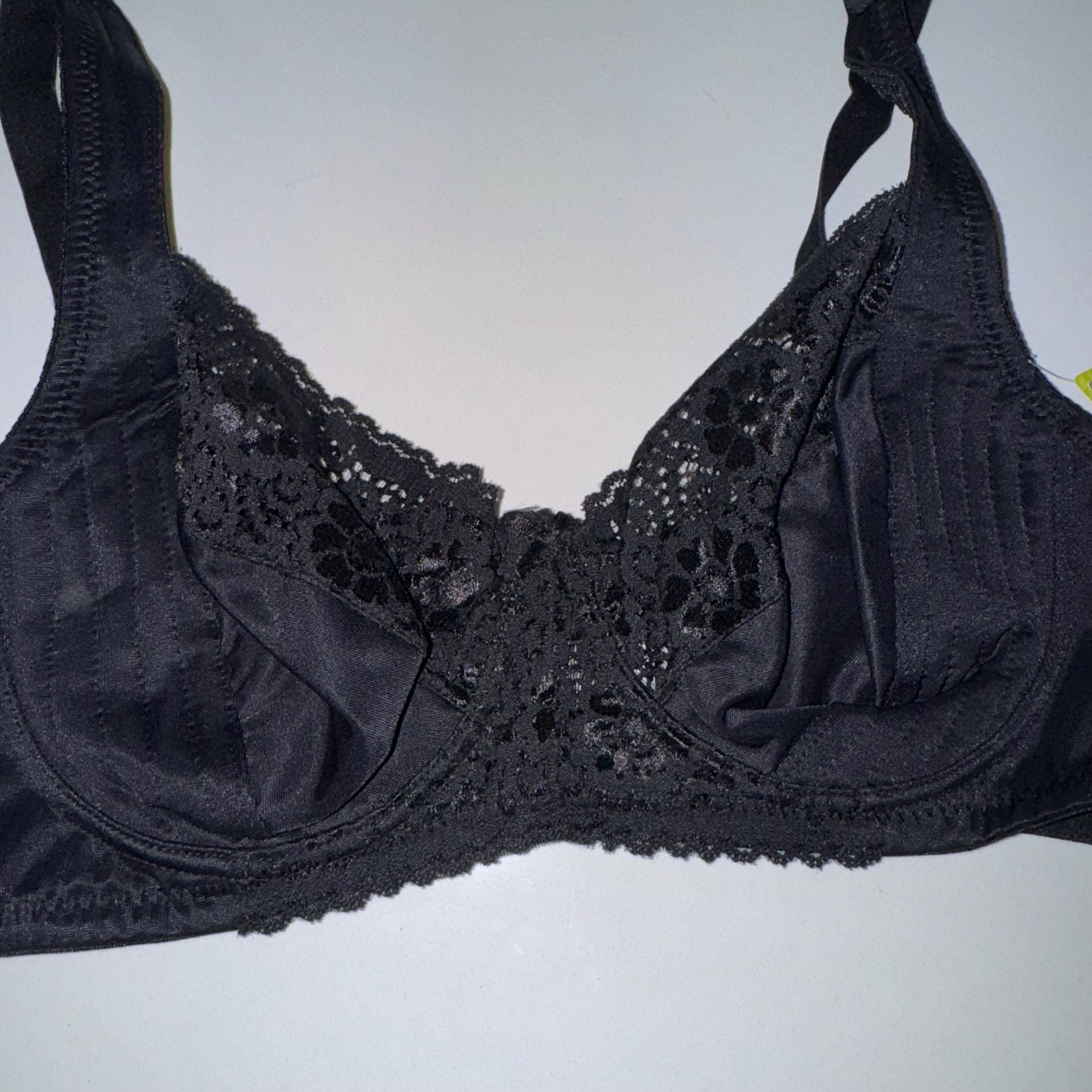 Vanessa Strach Collection Black Lace Underwire Bra Size 42C NWT 6