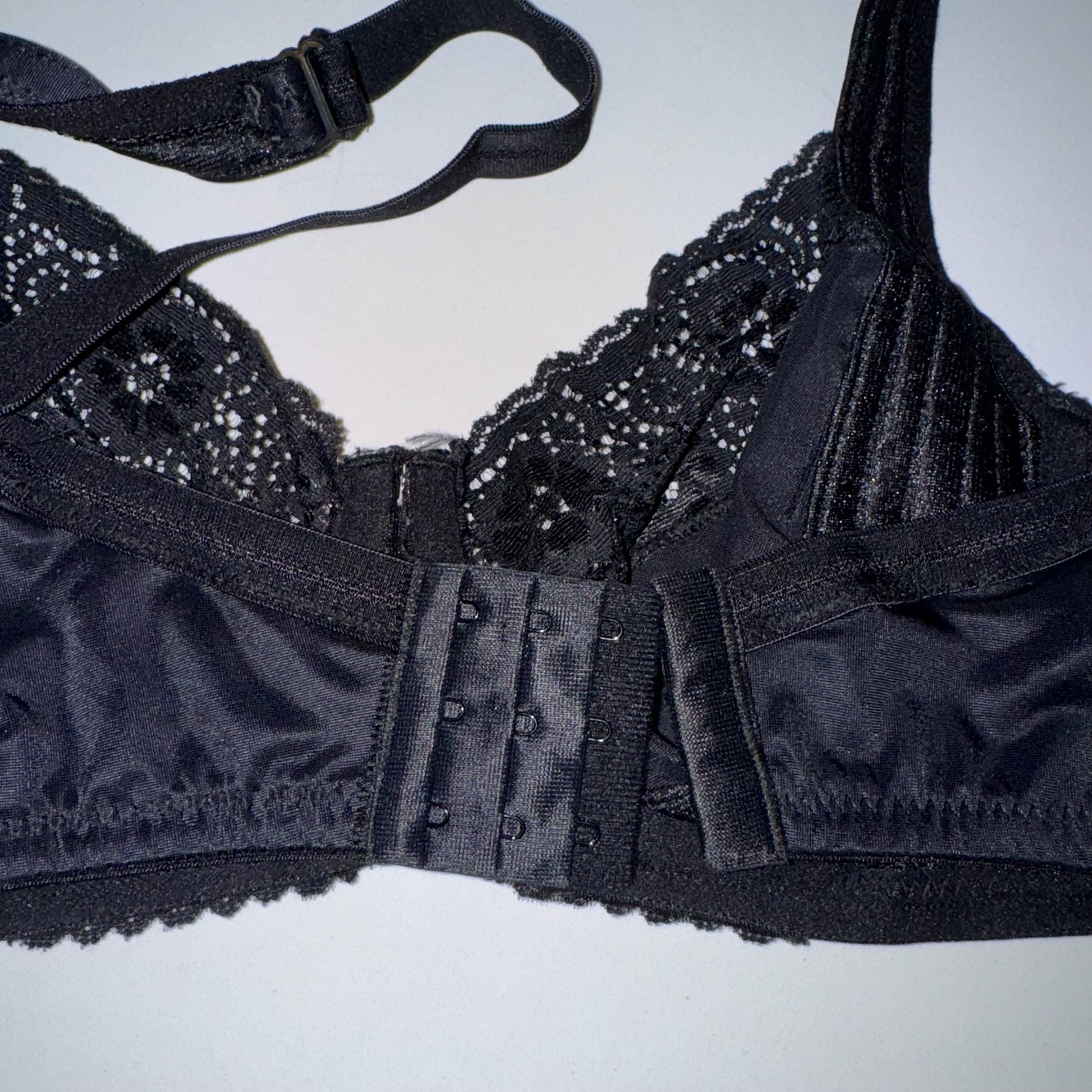 Vanessa Strach Collection Black Lace Underwire Bra Size 42C NWT 9