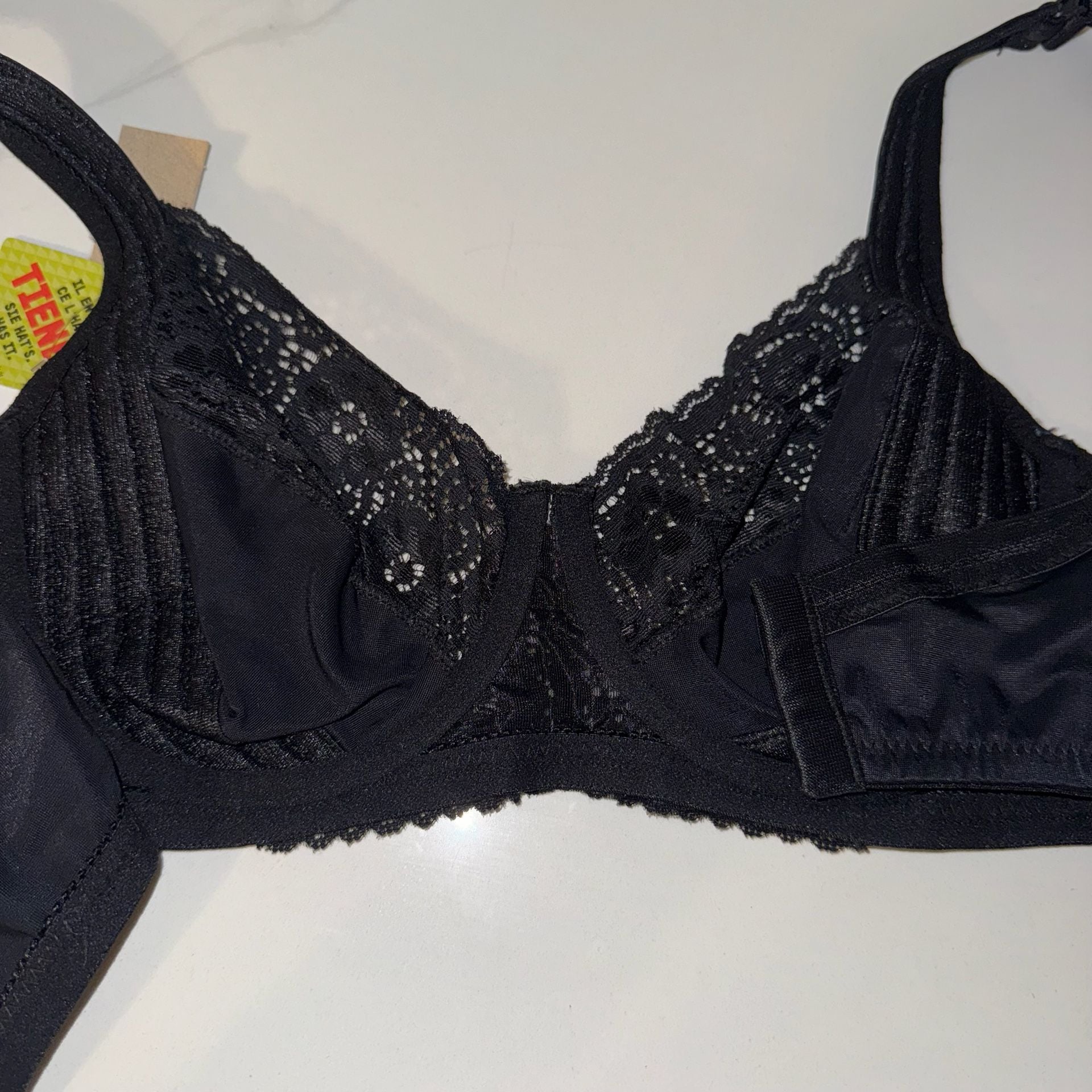 Vanessa Strach Collection Black Lace Underwire Bra Size 42C NWT 12