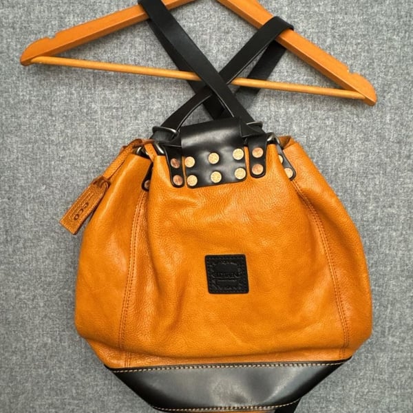 Old Trend Canna Genuine Leather Bucket Backpack