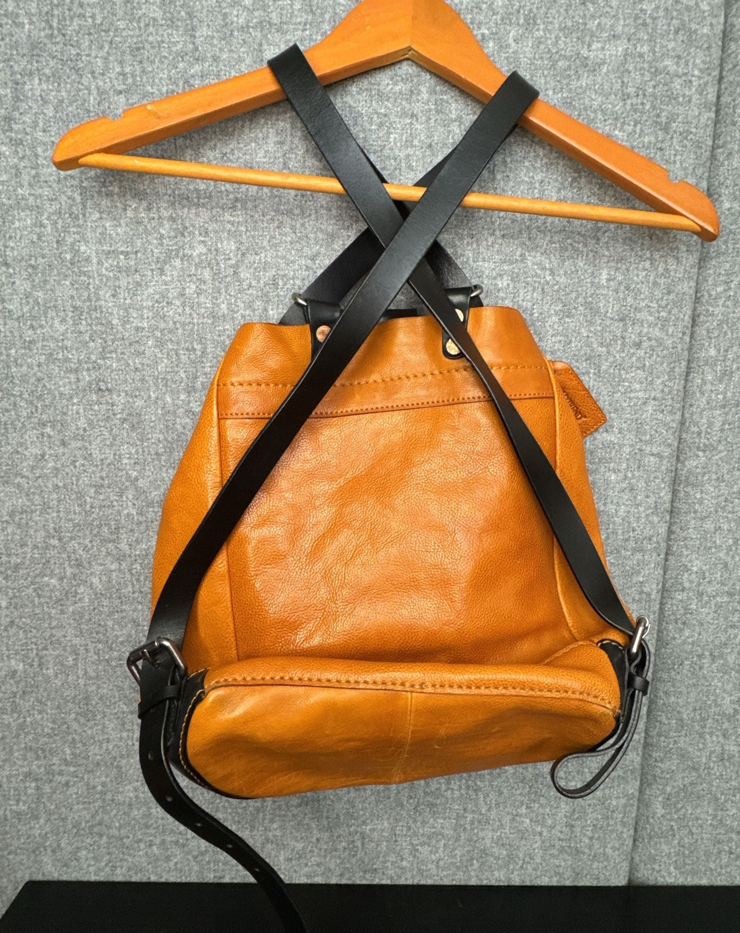 Old Trend Canna Genuine Leather Bucket Backpack 4