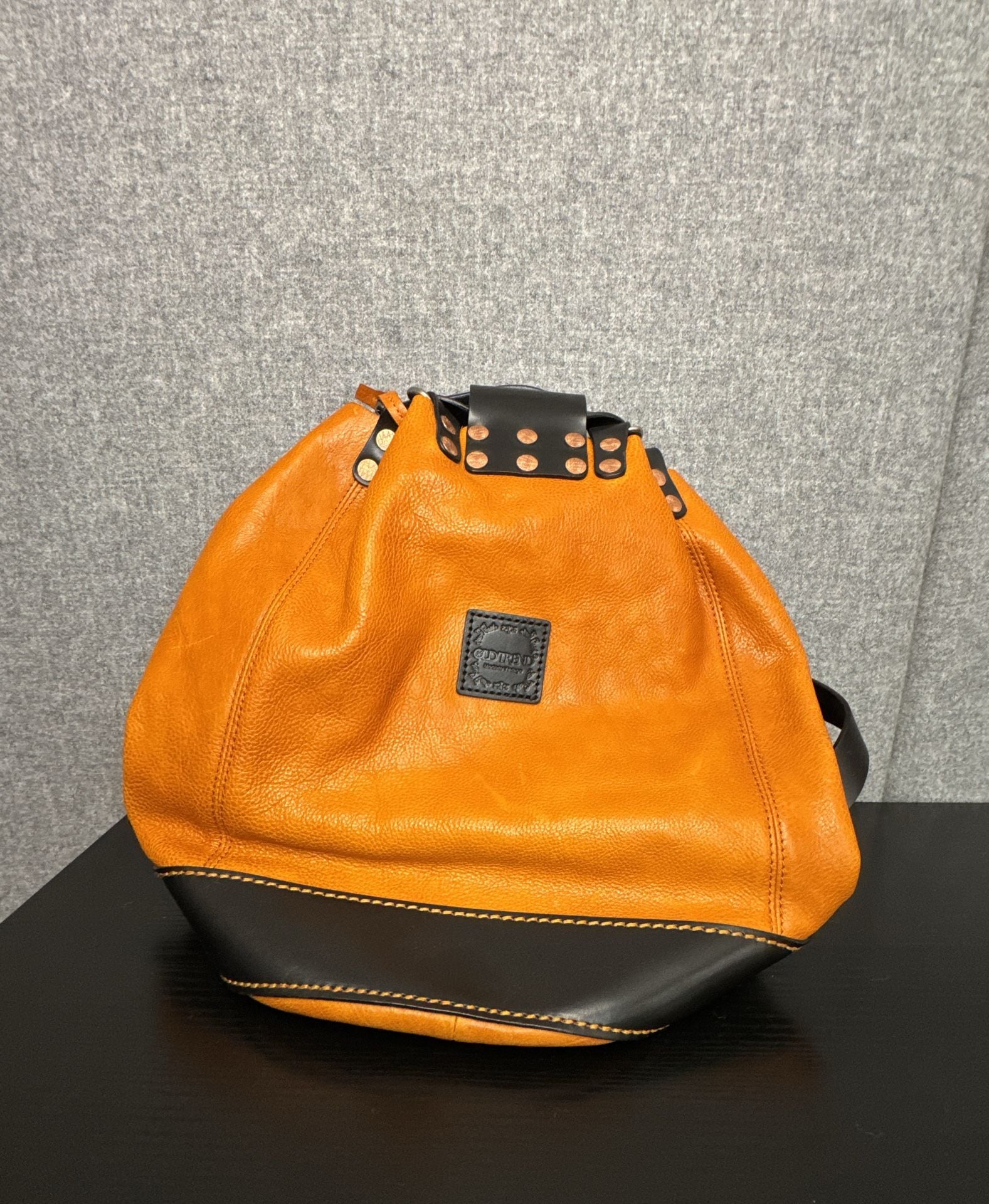 Old Trend Canna Genuine Leather Bucket Backpack 6