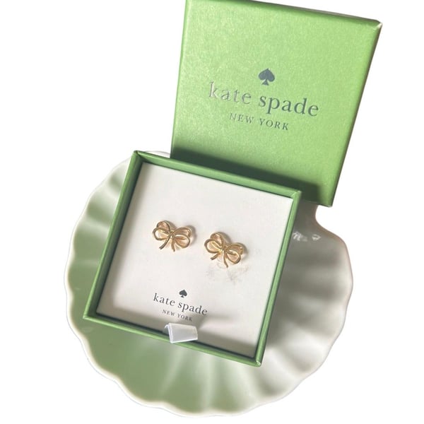 Kate Spade New York Bow Meets Girl Stud Earrings in Gold
