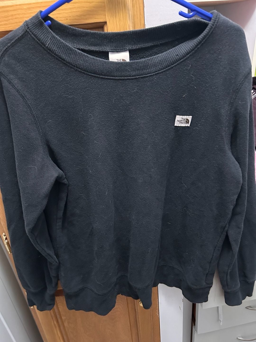 The North Face Women's Heritage Patch Crew Sweatshirt 1