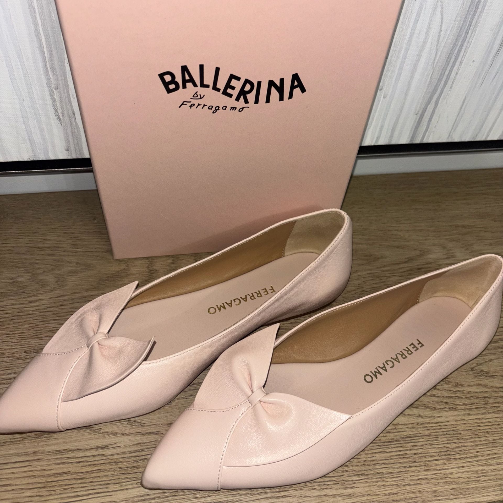 Ferragamo Gwen Pointed-Toe Leather Ballet Flats in Pink 2