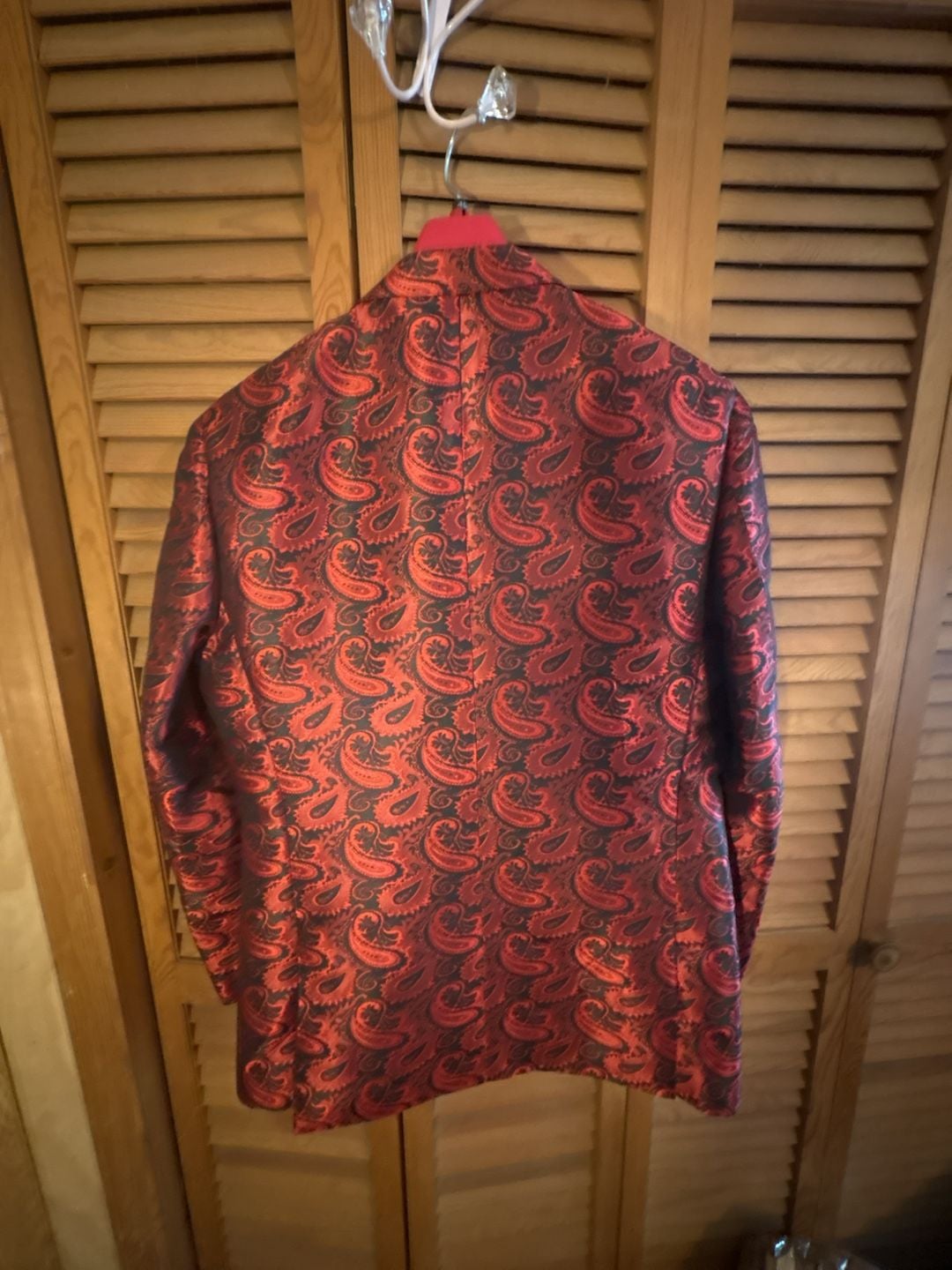 Kilburne + Finch Men's Red and Black Paisley Shawl Lapel Tuxedo Dinner Jacket Matching vest pants 11